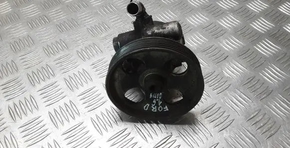 Ford Focus Power steering pump 26103773