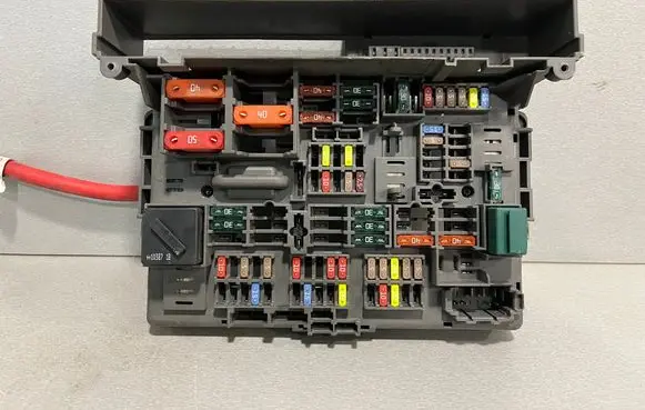 BMW 3 E92 E93 Fuse module 9119445 90201023