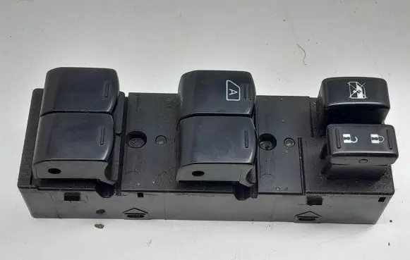 Subaru XV I Electric window control switch 157588
