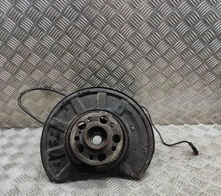 Mercedes-Benz CLS C218 X218 Rear wheel hub A2123500241