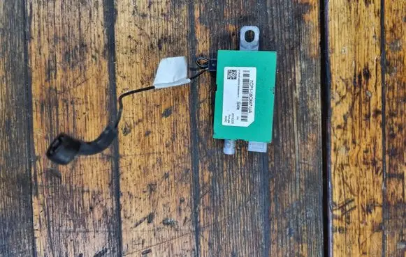 Ford Focus Aerial antenna amplifier 7CP118C847UA
