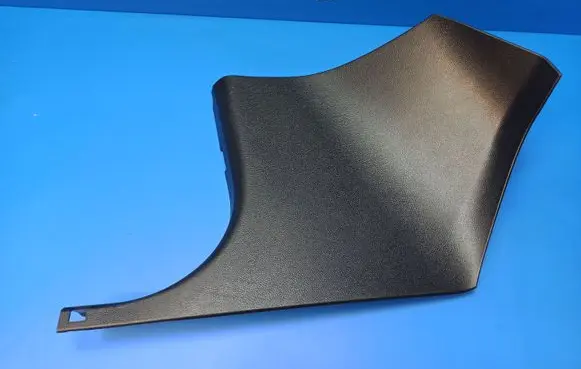 Foot area side trim