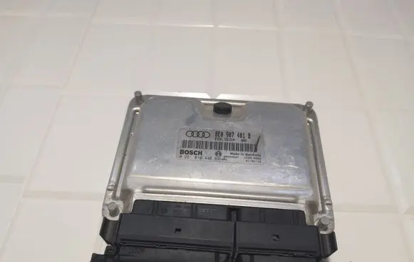 Audi A4 S4 B6 8E 8H Engine control unit/module 8E0907401B 0281010446