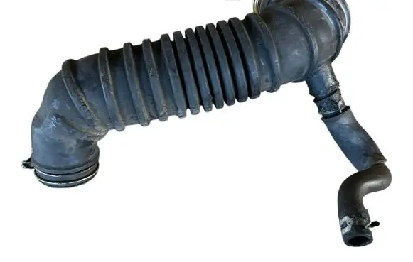 Mitsubishi Pajero Air intake hose/pipe