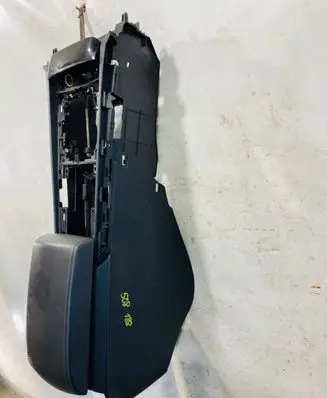 Peugeot 508 Center console 