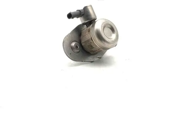 BMW 4 F32 F33 Fuel injection high pressure pump 13518604229 7584461
