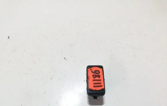Ford Focus Front door window switch trim 