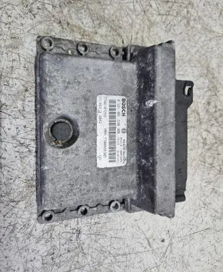 Renault Espace III Engine control unit/module 0281001590 7700868305