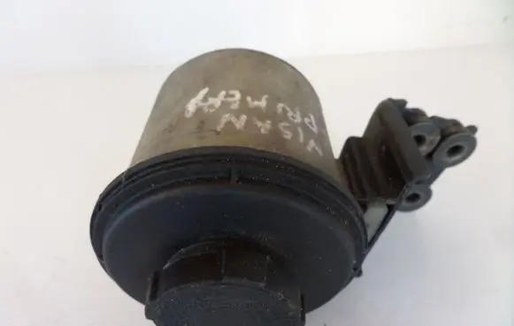 Nissan Primera Power steering fluid tank/reservoir
