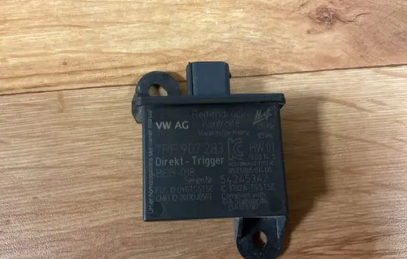 Volkswagen Touareg II Tire pressure sensor 7PP907283 053300501400 54245342
