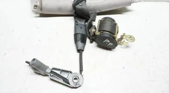 Renault Laguna II Front seatbelt 074857