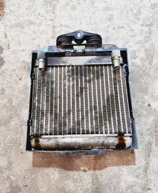 BMW 7 F01 F02 F03 F04 Engine oil radiator 17217572542 757254202 P8413001