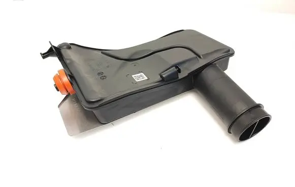 BMW X7 G07 Intake resonator 5A1F9C3 1371 10834110