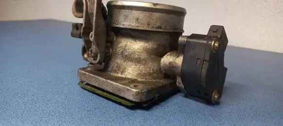 Volkswagen PASSAT B3 Throttle valve 31541602