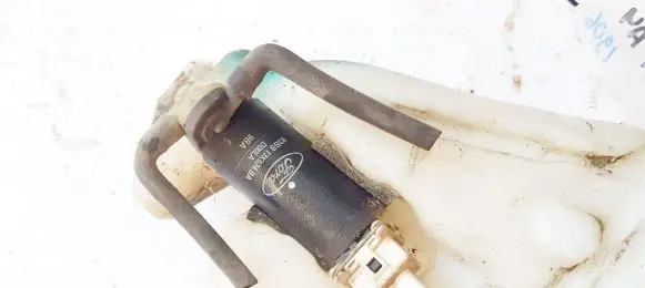 Ford Focus Windscreen/windshield washer pump 93bb17k624ba