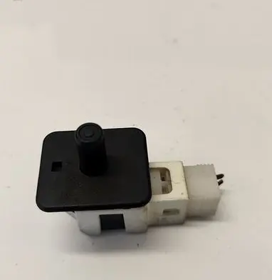 Mercedes-Benz C W203 Front door sensor 2028209410