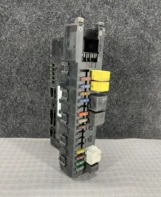Mercedes-Benz C W203 Fuse module A2035452401 2035452401