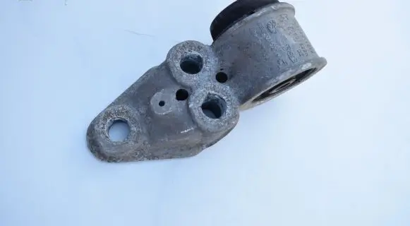 Audi A6 S6 C5 4B Rear axle beam mounts housing 4B0501522E 4B0501521E 8E0501522H