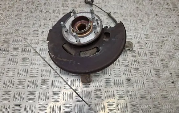 Opel Zafira C Front wheel hub