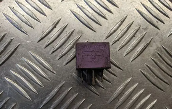 Renault Clio I Other relay 50A03525