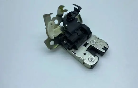 Audi A7 S7 4G Tailgate/trunk/boot lock/catch/latch 8K9827505A