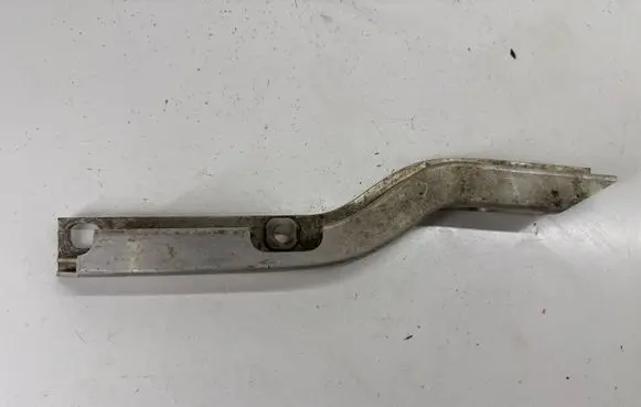 BMW 5 F10 F11 Radiator mount bracket 7575264 17117575264