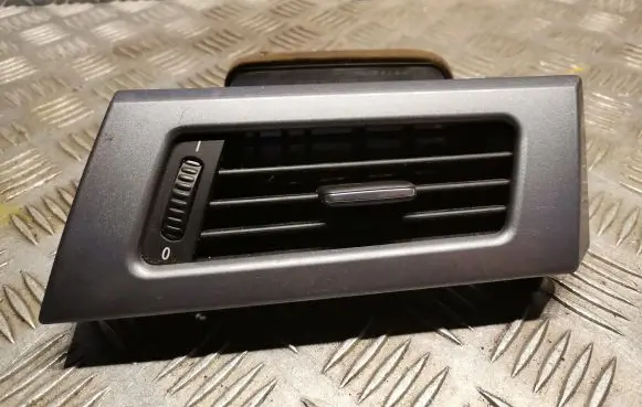 BMW 5 E60 E61 Dashboard air vent grill cover trim 6949303