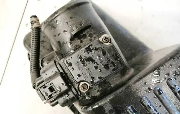 Toyota Corolla E120 E130 Mass air flow meter 2220427010 22204-27010
