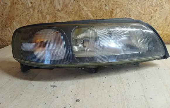 Volvo V70 Headlight/headlamp 