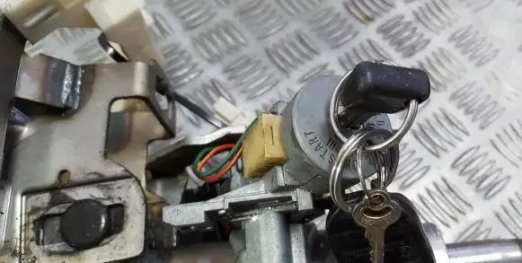 Mazda 323 F Ignition lock