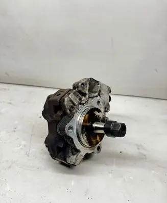 BMW 5 E60 E61 Fuel injection high pressure pump 7798333 0445010146 143039