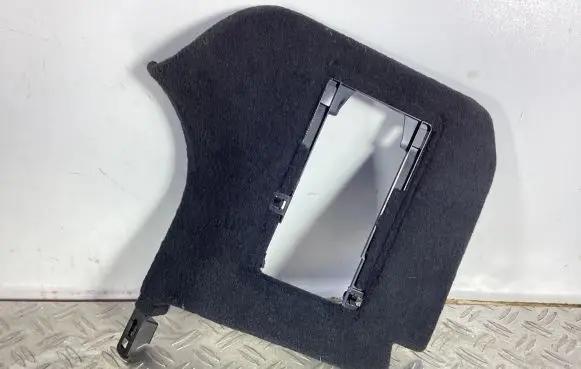 Trunk/boot side trim panel