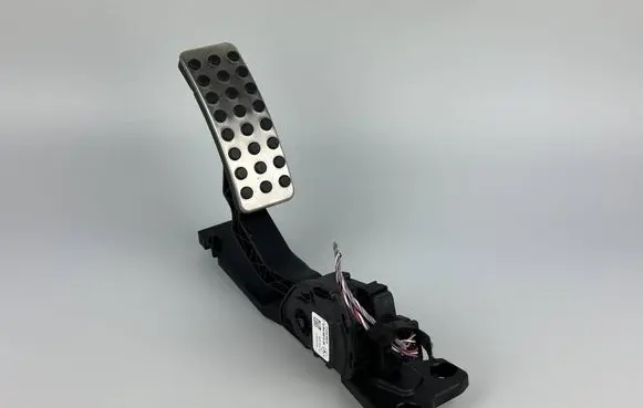 Mercedes-Benz GLE (W166 - C292) Accelerator throttle pedal A2923000100 6PV93396663 Q004ZGS001