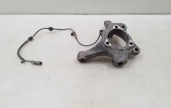 Opel Insignia A Front wheel hub spindle knuckle 13243520