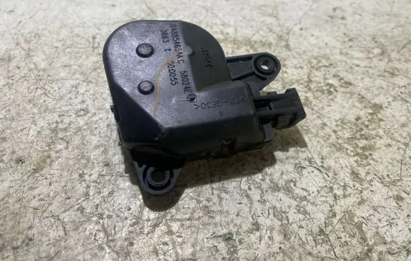 Chrysler Pacifica Air flap motor/actuator 04885465AAC 000055 58024E