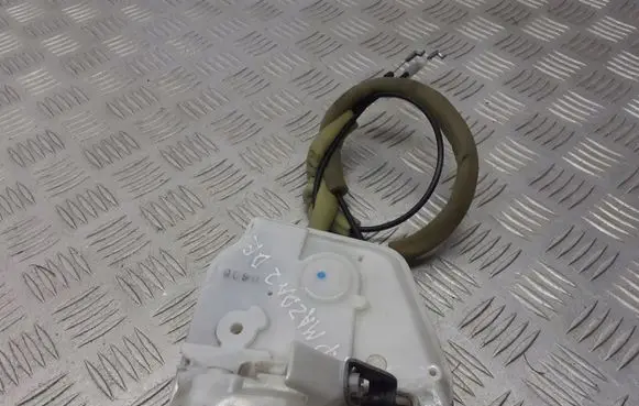 Mazda 2 Front door lock