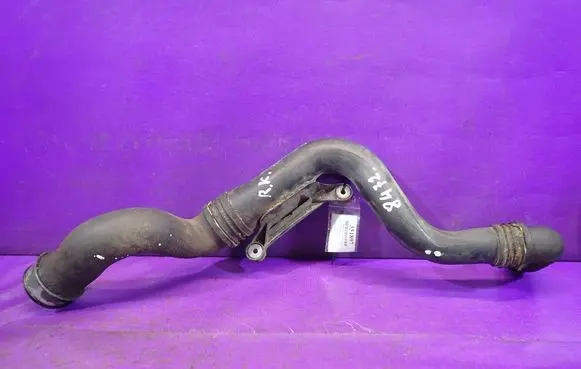Volkswagen PASSAT B6 Intercooler hose/pipe 