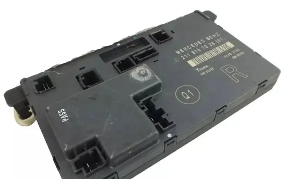 Mercedes-Benz E W211 Door control unit/module 2118701026