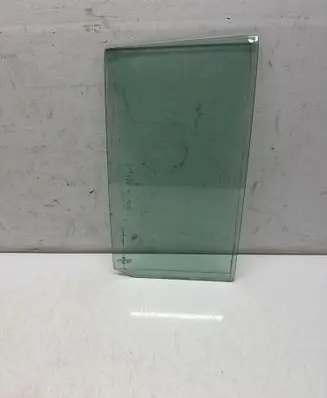Volkswagen Touran II Front door window glass four-door E000184