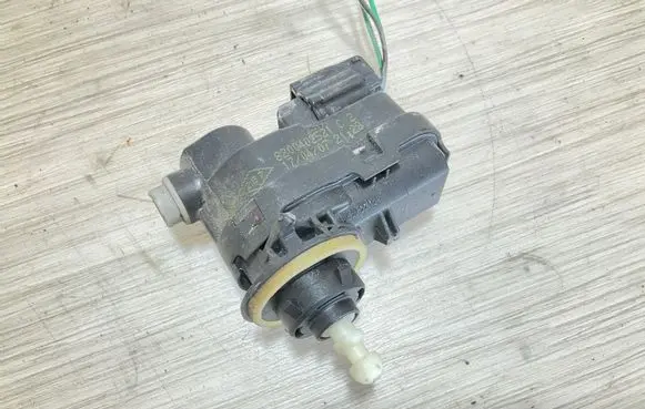 Headlight level adjustment motor