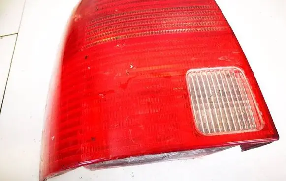 Volkswagen PASSAT B5 Rear/tail lights 3b9945111f