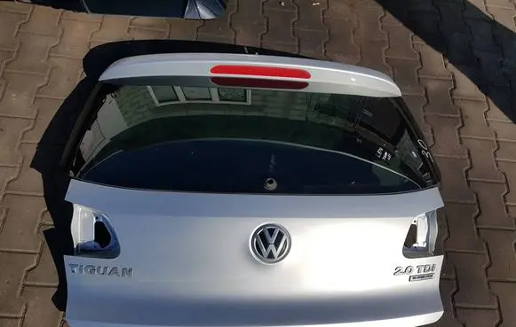 Volkswagen Tiguan Truck tailgate