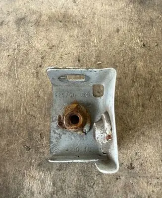 Renault Master III Fender mounting bracket 625260009R