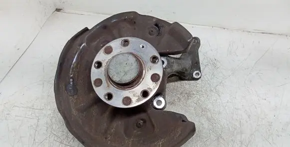Rear wheel hub spindle/knuckle