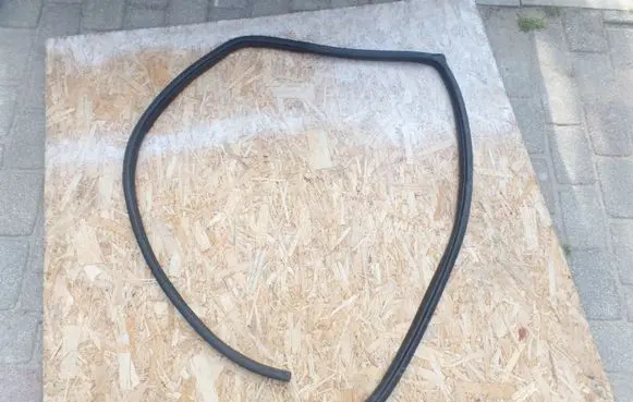Hyundai i30 Rear door rubber seal (on body) 