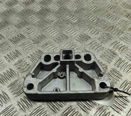 Volkswagen Golf VII Engine mounting bracket 5QE199588B