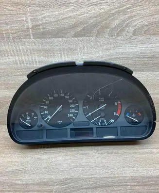 BMW 5 E39 Speedometer (instrument cluster) 8375902 110008735 DAMAGED
