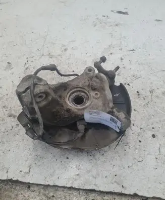 Volkswagen PASSAT B6 Front wheel hub