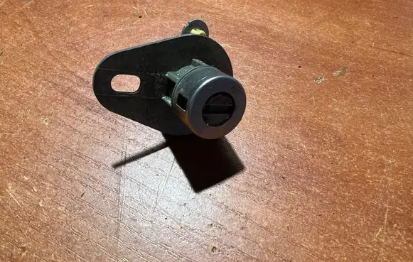 Hyundai Matrix Tailgate exterior lock 