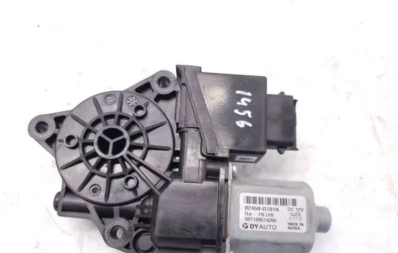 Hyundai Tucson TL Front door window regulator motor 82450D7010 001100574285